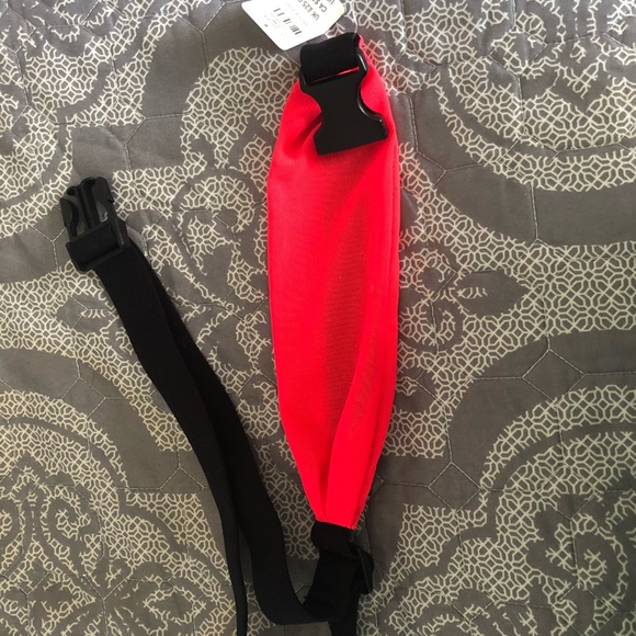 Victoria secret water bottle and fanny pack combo - Picture 4 of 4